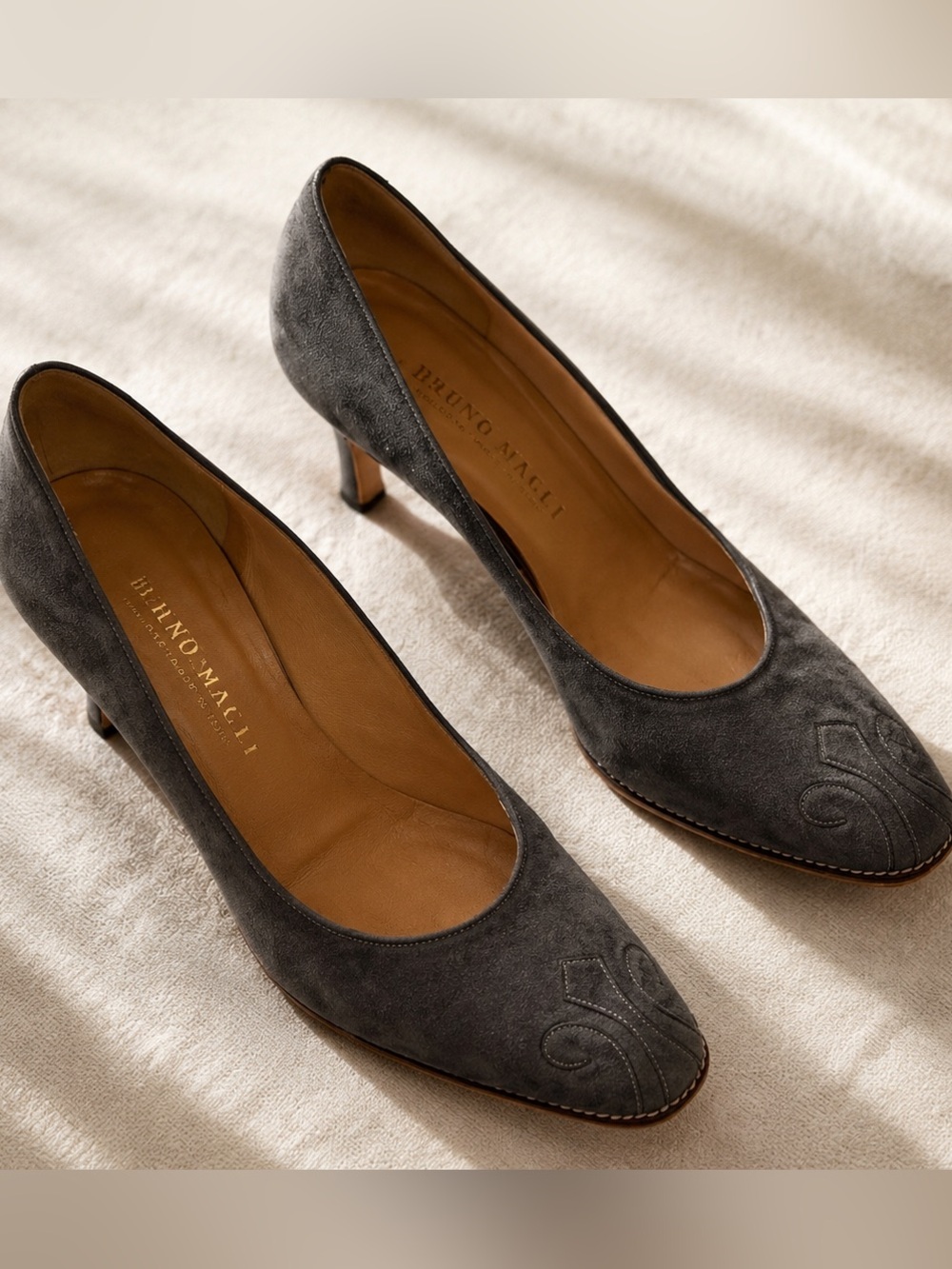 Bruno Magli Bologna Suede Pump Brown Taupe Size 8 Narrow Made In Italy